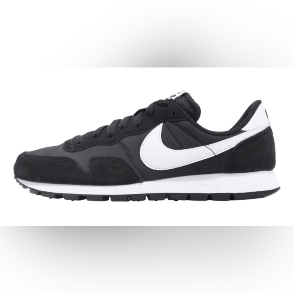 Nike Pegasus 83 - Classic Black and White Trainers - M9